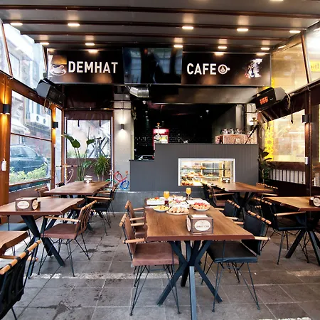 Demhat Old Hotel *